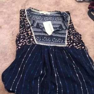 Tank top with low V neck